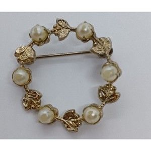Vintage Brooch Lapel Pin Wreath Faux Pearls Fall Maple Leaves Goldtone 1 inch